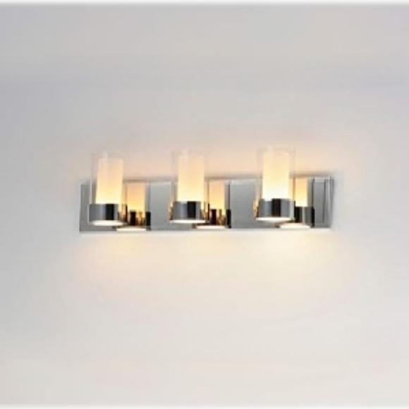 Maxim Lighting Other - Maxim Lighting 3 Light Silo Clear & Frosted Bath Vanity Polishd Chrome FREE SHPG